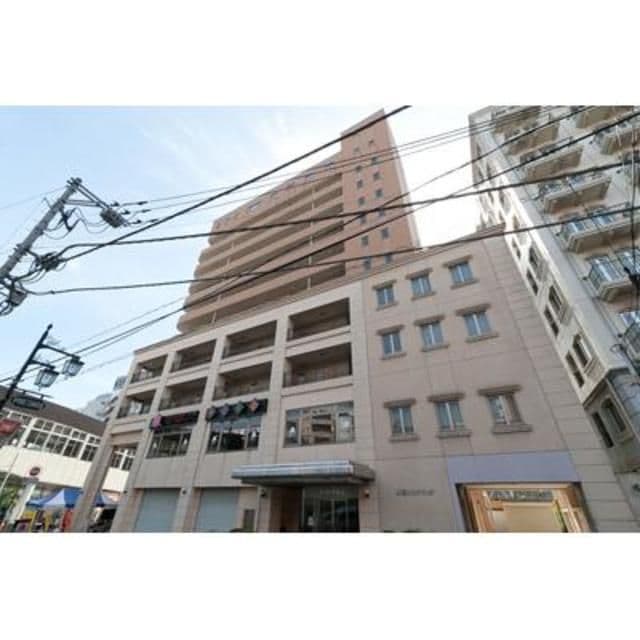 Main exterior of Maison 'Salom' 605