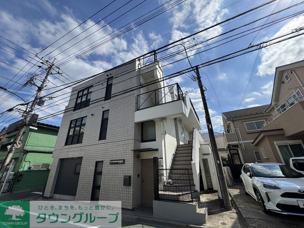 Main exterior of Rb Azuinokashira Residence