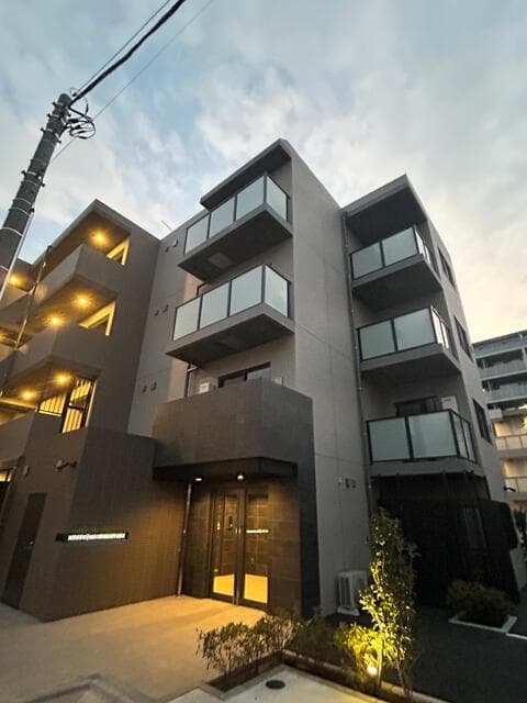Main Image